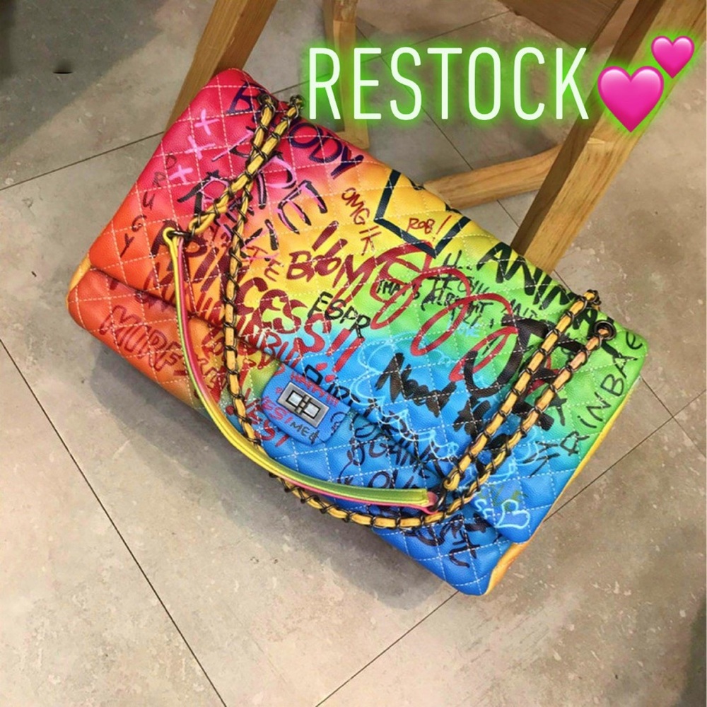 🛍Neon Color Graffiti Large travel size Handbag🛍